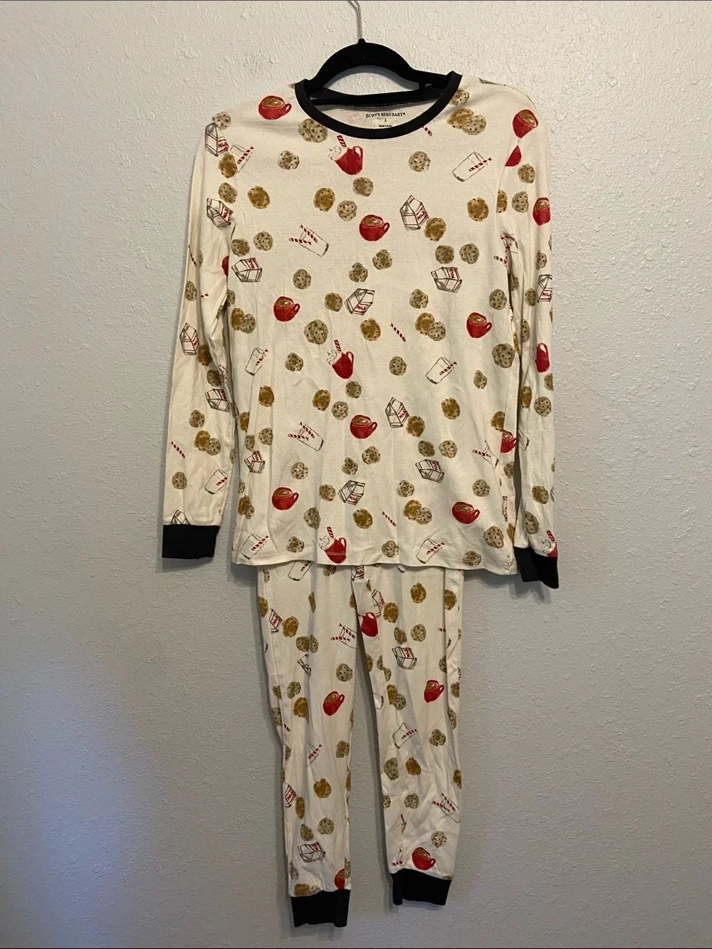 Burt's Bees Baby Cream Milk & Cookies Print Cute Holiday Pajama Set Size Small